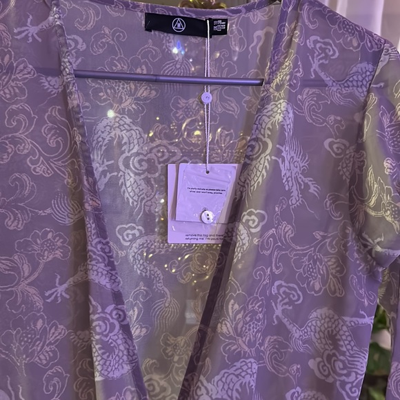 Dragon Print Wrap Body Suit. Mauve US size 6 - Picture 2 of 8